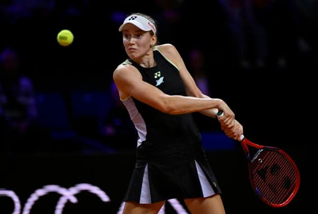 Elena Rybakina KAZ Action Tennis Ladies Porsche Cup Porsche Tennis Grand Prix GP Stuttgart 2024 Porsche Arena 19 04 2024 DFL REGULATIONS PROHIBIT ANY USE OF PHOTOGRAPHS AS IMAGE SEQUENCES AND OR QUASI VIDEO Porsche Tennis Grand Prix GP Stuttgart 2024