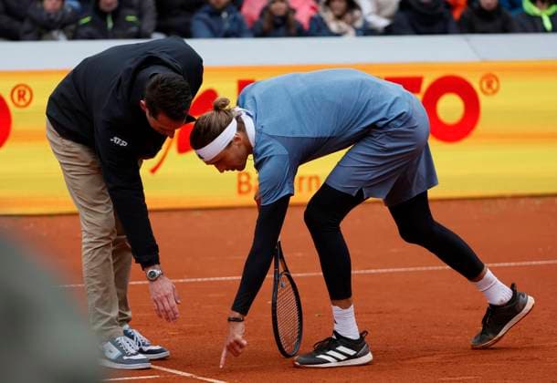 19 04 2024, BMW Open 2024, MTTC Iphitos Munich , Tennis, Sport, in the picture Alexander Zverev GER disagrees with the referee
