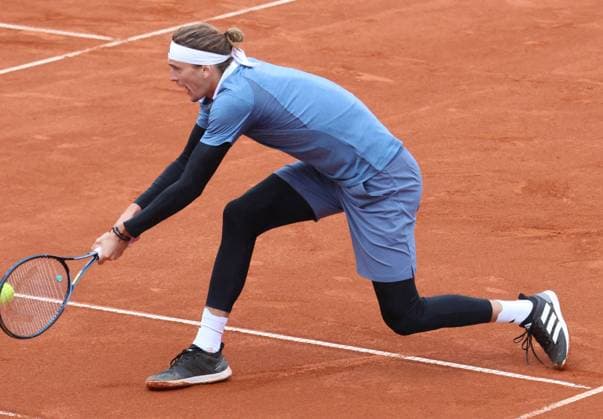 Alexander Zverev GER on the ball, on the ground Tennis BMW Open 2024 Munich 19 04 2024 PHOTO Mladen Lackovic LakoPress