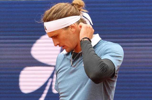 Alexander Zverev GER is down and out Tennis BMW Open 2024 Munich 19 04 2024 PHOTO Mladen Lackovic LakoPress