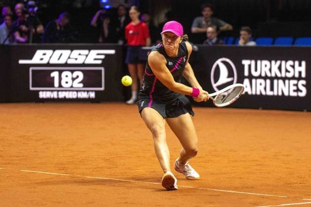 Iga ÅöwiÄÖtek POL xettx, Germany, Stuttgart, 19 04 2024, Tennis, Porsche Tennis Grand Prix, Day 7, 2024, Quarterfinals, I Swiatek E Raducanu, Porsche Arena Photo A2 Bildagentur Peter Hartenfelser