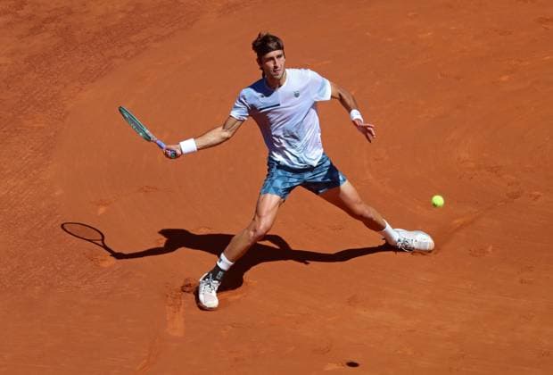 Barcelona Open Banc Sabadell 2024 Tomas Martin Etcheverry is playing against Cameron Norrie in the quarterfinals of the Barcelona Open Banc Sabadell, the 71st Conde de Godo Trophy, at the Real Club de Tennis Barcelona 1899 in Barcelona, Spain, on April 19, 2024. Barcelona Spain Copyright: xUrbanandsportx originalFilename:urbanandsport-barcelon240419_np4KW