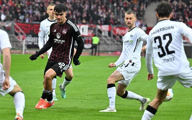 19 04 2024 Soccer Season 2023 2024 2 Soccer Bundesliga 30 Matchday 1 FC Nürnberg FCN Club SC Paderborn 07 SCP Sportfoto Zink xwoxzix DFL regulations prohibit any use of photographs as image sequences and or quasi video only for editorial use Can Yilmaz Uzun 42, 1 FC Nürnberg FCN Sebastian Klaas 26, SC Paderborn 07