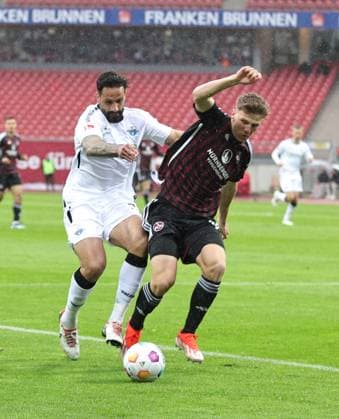 19 04 2024 Soccer Season 2023 2024 2 Soccer Bundesliga 30 Matchday 1 FC Nürnberg FCN Club SC Paderborn 07 SCP Sportfoto Zink DaMa xdaxmax DFL regulations prohibit any use of photographs as image sequences and or quasi video only for editorial use Adriano Grimaldi 39, SC Paderborn Finn Jeltsch 44, 1 FC Nürnberg FCN