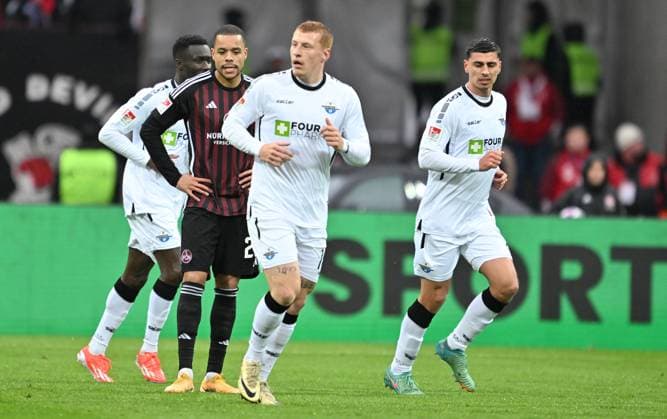 19 04 2024 Soccer season 2023 2024 2 Soccer Bundesliga 30 Matchday 1 FC Nürnberg FCN Club SC Paderborn 07 SCP Sportfoto Zink xwoxzix DFL regulations prohibit any use of photographs as image sequences and or quasi video only for editorial use Jan Gyamerah 28, 1 FC Nürnberg FCN disappointed disappointment