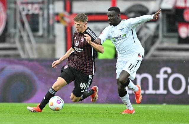 19 04 2024 Soccer Season 2023 2024 2 Soccer Bundesliga 30 Matchday 1 FC Nürnberg FCN Club SC Paderborn 07 SCP Sportfoto Zink xwoxzix DFL regulations prohibit any use of photographs as image sequences and or quasi video only for editorial use Finn Jeltsch 44, 1 FC Nürnberg FCN Sirlord Conteh 11, SC Paderborn 07