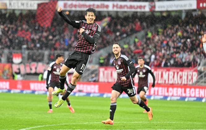 19 04 2024 Soccer Season 2023 2024 2 Soccer Bundesliga 30 Matchday 1 FC Nürnberg FCN Club SC Paderborn 07 SCP Sportfoto Zink xwoxzix DFL regulations prohibit any use of photographs as image sequences and or quasi video only for editorial use Kanji Okunuki 11, 1 FC Nürnberg FCN Torjubel Jubel Freude zu früh Treffer Tor Torschuß wird wegen Abseits nach Videobeweis VAR aberkannt