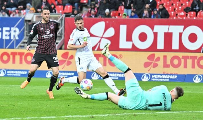 19 04 2024 Soccer Season 2023 2024 2 Soccer Bundesliga 30 Matchday 1 FC Nürnberg FCN Club SC Paderborn 07 SCP Sportfoto Zink xwoxzix DFL regulations prohibit any use of photographs as image sequences and or quasi video only for editorial use Lukas Schleimer 36, 1 FC Nürnberg FCN Marcel Hoffmeier 33, SC Paderborn Pelle Boevink 1, SC Paderborn 07 Chance Torchance