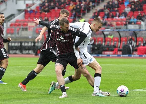 19 04 2024 Soccer Season 2023 2024 2 Soccer Bundesliga 30 Matchday 1 FC Nürnberg FCN Club SC Paderborn 07 SCP Sportfoto Zink DaMa xdaxmax DFL regulations prohibit any use of photographs as image sequences and or quasi video only for editorial use Finn Jeltsch 44, 1 FC Nürnberg FCN Jannes Kilian Horn 38, 1 FC Nürnberg FCN Filip Bilbija 7, SC Paderborn 07