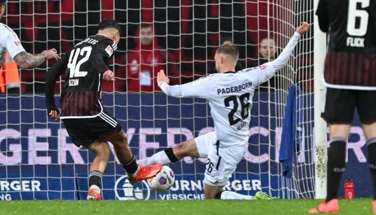 19 04 2024 Soccer Season 2023 2024 2 Soccer Bundesliga 30 Matchday 1 FC Nuremberg FCN Club SC Paderborn 07 SCP Sportfoto Zink xwoxzix DFL regulations prohibit any use of photographs as image sequences and or quasi video only for editorial use Can Yilmaz Uzun 42, 1 FC Nuremberg FCN scores goal Goal shot against Sebastian Klaas 26, SC Paderborn 07 disallowed after video evidence VAR