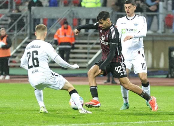19 04 2024 Soccer Season 2023 2024 2 Soccer Bundesliga 30 Matchday 1 FC Nuremberg FCN Club SC Paderborn 07 SCP Sportfoto Zink DaMa xdaxmax DFL regulations prohibit any use of photographs as image sequences and or quasi video only for editorial use Sebastian Klaas 26, SC Paderborn 07 Can Yilmaz Uzun 42, 1 FC Nuremberg FCN