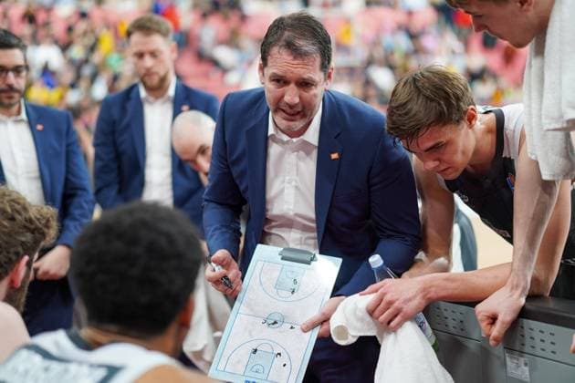 Ty Harrelson Rasta Vechta, Headcoach halftime speech GER, Tigers Tuebingen vs Rasta Vechta, Basketball, Bundesliga, easycredit BBL, 29 Matchday, Season 2023 2024, 19 04 2024 GER, Tigers Tuebingen vs Rasta Vechta, Basketball, Bundesliga, easycredit BBL, 29 Matchday, Season 2023 2024, 19 04 2024 Tuebingen Copyright: xEibner-Pressefoto NicolasxWoernx EP_NWN
