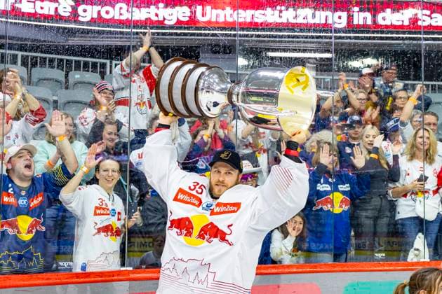 Bilder des Jahres 2024, Sport 04 April Sport Themen der Woche KW16 Sport Bilder des Tages Ice hockey, Eishockey - ICEHL, KAC vs EC RBS KLAGENFURT,AUSTRIA,19.APR.24 - ICE HOCKEY - ICE Hockey League, play off final, Klagenfurter AC vs EC Red Bull Salzburg. Image shows the rejoicing of Atte Tolvanen (EC RBS).  GEPAxpictures xGintarexKarpaviciute