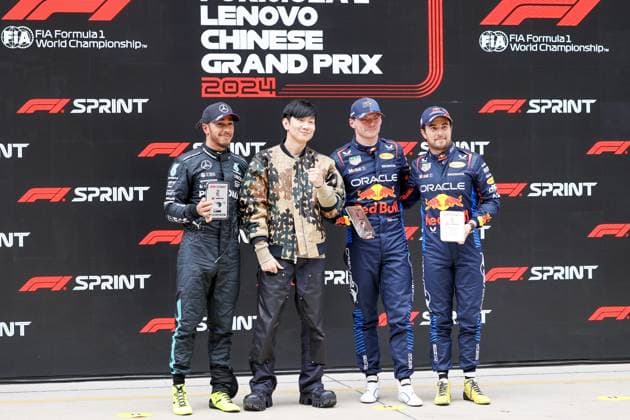VERSTAPPEN Max (ned), Red Bull Racing RB20, portrait, PEREZ Sergio (mex), Red Bull Racing RB20, portrait, HAMILTON Lewis (gbr), Mercedes AMG F1 Team W15, portrait Sprint Race Podium during the Formula 1 Lenovo Chinese Grand Prix 2024, 5th round of the 2024 Formula One World Championship, WM, Weltmeisterschaft from April 19 to 21, 2024 on the Shanghai International Circuit, in Shanghai, China - F1 - CHINESE GRAND PRIX 2024 DPPI Panoramic 06138