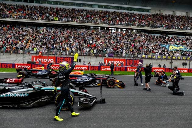 HAMILTON Lewis (gbr), Mercedes AMG F1 Team W15, portrait during the Formula 1 Lenovo Chinese Grand Prix 2024, 5th round of the 2024 Formula One World Championship, WM, Weltmeisterschaft from April 19 to 21, 2024 on the Shanghai International Circuit, in Shanghai, China - F1 - CHINESE GRAND PRIX 2024 DPPI Panoramic  240420_R05_CHINA_DP_JK984567
