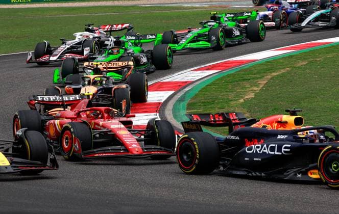 16 LECLERC Charles (mco), Scuderia Ferrari SF-24, actionduring the Formula 1 Lenovo Chinese Grand Prix 2024, 5th round of the 2024 Formula One World Championship, WM, Weltmeisterschaft from April 19 to 21, 2024 on the Shanghai International Circuit, in Shanghai, China - F1 - CHINESE GRAND PRIX 2024 DPPI Panoramic  240420_R05_CHINA_DP_JK984588