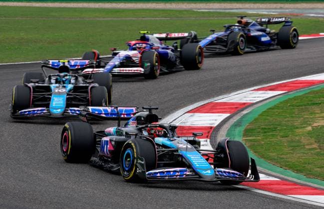 31 OCON Esteban (fra), Alpine F1 Team A524, action during the Formula 1 Lenovo Chinese Grand Prix 2024, 5th round of the 2024 Formula One World Championship, WM, Weltmeisterschaft from April 19 to 21, 2024 on the Shanghai International Circuit, in Shanghai, China - F1 - CHINESE GRAND PRIX 2024 DPPI Panoramic  240420_R05_CHINA_DP_JK984594
