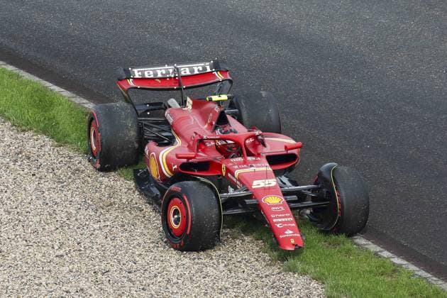 55 SAINZ Carlos (spa), Scuderia Ferrari SF-24, action during the Formula 1 Lenovo Chinese Grand Prix 2024, 5th round of the 2024 Formula One World Championship, WM, Weltmeisterschaft from April 19 to 21, 2024 on the Shanghai International Circuit, in Shanghai, China - F1 - CHINESE GRAND PRIX 2024 DPPI Panoramic  240420_R05_CHINA_DP_FGOO0115