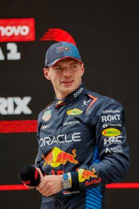 VERSTAPPEN Max (ned), Red Bull Racing RB20, portrait during the Formula 1 Lenovo Chinese Grand Prix 2024, 5th round of the 2024 Formula One World Championship, WM, Weltmeisterschaft from April 19 to 21, 2024 on the Shanghai International Circuit, in Shanghai, China - F1 - CHINESE GRAND PRIX 2024 DPPI Panoramic  08991