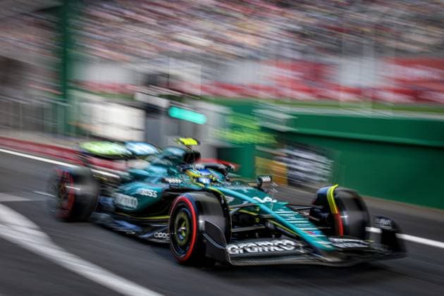 14 ALONSO Fernando (spa), Aston Martin F1 Team AMR24, action during the Formula 1 Lenovo Chinese Grand Prix 2024, 5th round of the 2024 Formula One World Championship, WM, Weltmeisterschaft from April 19 to 21, 2024 on the Shanghai International Circuit, in Shanghai, China - F1 - CHINESE GRAND PRIX 2024 DPPI Panoramic  08490