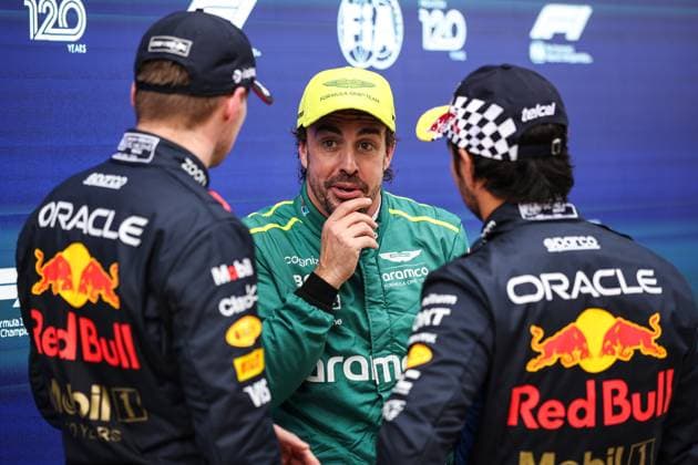 ALONSO Fernando (spa), Aston Martin F1 Team AMR24, portrait PEREZ Sergio (mex), Red Bull Racing RB20, portrait VERSTAPPEN Max (ned), Red Bull Racing RB20, portrait during the Formula 1 Lenovo Chinese Grand Prix 2024, 5th round of the 2024 Formula One World Championship, WM, Weltmeisterschaft from April 19 to 21, 2024 on the Shanghai International Circuit, in Shanghai, China - F1 - CHINESE GRAND PRIX 2024 DPPI Panoramic 240420_R05_CHINA_DP_XB3_4187