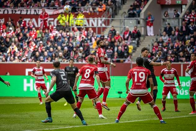 Fortuna Düsseldorf SpVgg Greuther Fürth, 20 04 2024 Jamil Siebert Fortuna Düsseldorf, 20 at header, v h Isak Bergmann Johannesson Fortuna Düsseldorf, 8 And Emmanuel Iyoha Fortuna Düsseldorf, 19 Fortuna Düsseldorf SpVgg Greuther Fürth on matchday 30 of the 2 Soccer Bundesliga on 20 04 2024 at Merkur Spiel Arena in Düsseldorf DFL REGULATIONS PROHIBIT ANY USE OF PHOTOGRAPHS AS IMAGE SEQUENCES AND OR QUASI VIDEO Copyright: xBEAUTIFULxSPORTS AxelxKohringx