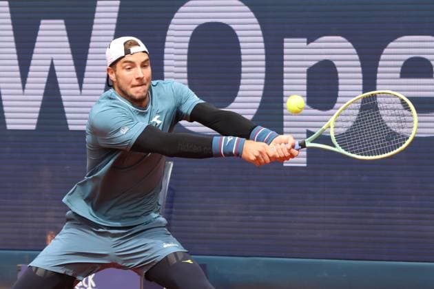 Jan Lennard Struff GER wins the match against Felix Auger Aliassime and reaches the final, Tennis BMW Open 2024 Munich 20 04 2024 PHOTO Mladen Lackovic LakoPress