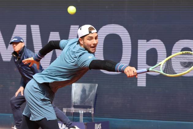 Jan Lennard Struff GER wins the match against Felix Auger Aliassime and reaches the final, Tennis BMW Open 2024 Munich 20 04 2024 PHOTO Mladen Lackovic LakoPress