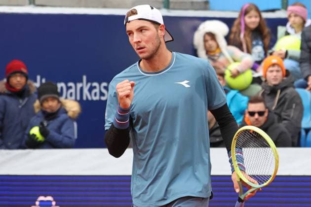 Jan Lennard Struff GER wins the match against Felix Auger Aliassime and reaches the final, cheers, Tennis BMW Open 2024 Munich 20 04 2024 PHOTO Mladen Lackovic LakoPress