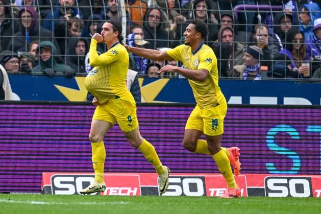 2 Bundesliga VfL Osnabrück Eintracht Braunschweig on 20 04 2024 at Bremer Brücke in Osnabrück Cheering, goal celebration, goal scorer, goal scorer Rayan Philippe Braunschweig cheers after his goal to 0 2 with Anton Donkor Braunschweig MT
