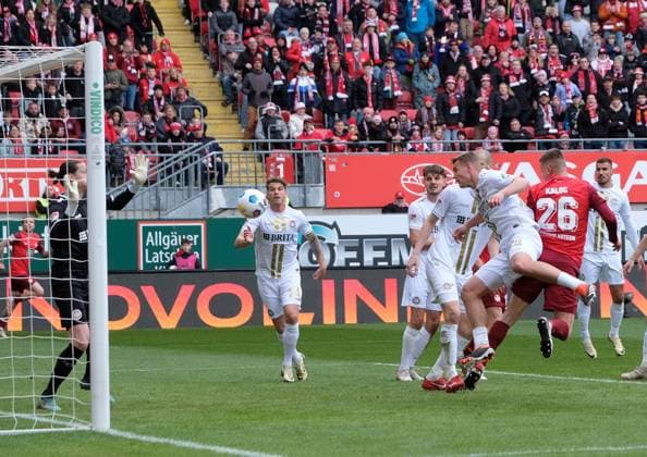Soccer 2 Bundesliga Season 2023 24 Kaiserslautern Fritz Walter Stadion 20 04 2024 1 FC Kaiserslautern fck SV Wehen Wiesbaden ww Filip KALOC 1 FC Kaiserslautern , Nr 26, scored the 1 0 Soccer 2 Bundesliga 1 FC Kaiserslautern