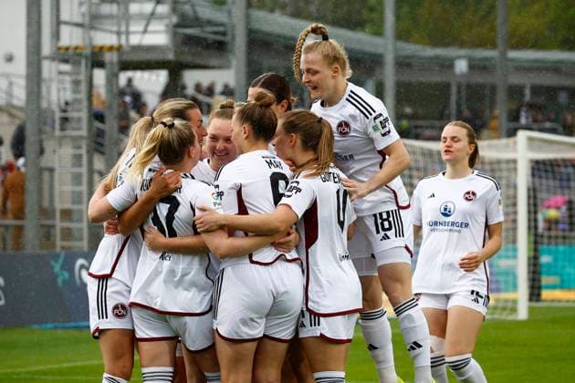 20 04 2024, xavx, Fussball 1 Bundesliga Damen, Eintracht Frankfurt Frauen 1 FC Nürnberg emspor, v l Jessica May 1 FC Nürnberg celebrate the goal, Der Torjubel zum 0 1 DFL DFB REGULATIONS PROHIBIT ANY USE OF PHOTOGRAPHS as IMAGE SEQUENCES and or QUASI VIDEO Frankfurt am Main