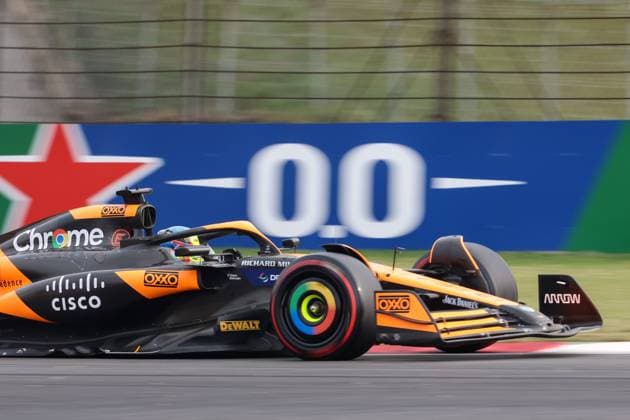 (240420) -- SHANGHAI, April 20, 2024 -- McLaren s Australian driver Oscar Piastri competes during the qualifying session of Chinese Formula One Grand Prix at the Shanghai International Circuit in Shanghai, China, on April 20, 2024. ) (SP)CHINA-SHANGHAI-F1-GRAND PRIX-QUALIFYING (CN) WangxXiang 