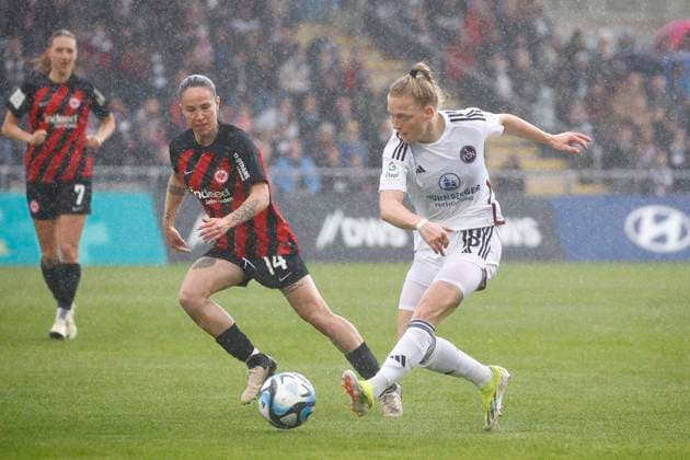 20 04 2024, xavx, Fussball 1 Bundesliga Damen, Eintracht Frankfurt Frauen 1 FC Nürnberg emspor, v l GÃ raldine Reuteler Eintracht Frankfurt , Franziska Mai 1 FC Nürnberg DFL DFB REGULATIONS PROHIBIT ANY USE OF PHOTOGRAPHS as IMAGE SEQUENCES and or QUASI VIDEO Frankfurt am Main