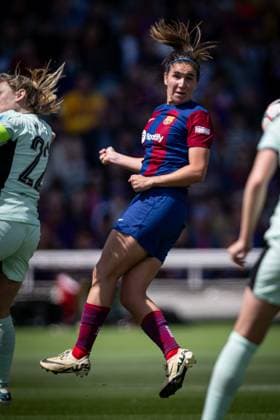 Mariona Caldentey FC Barcelona controls the ball during a Women s UEFA Champions League first leg semifinal match between FC Barcelona and Chelsea Women at Estadi Olimpic Lluis Companys, in Barcelona, ,Spain on April 20, 2024 Photo by Felipe Mondino Copyright: x@FELIPExMONDINOx