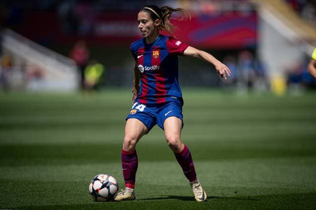 Aitana Bonmati FC Barcelona controls the ball during a Women s UEFA Champions League first leg semifinal match between FC Barcelona and Chelsea Women at Estadi Olimpic Lluis Companys, in Barcelona, ,Spain on April 20, 2024 Photo by Felipe Mondino Copyright: x@FELIPExMONDINOx