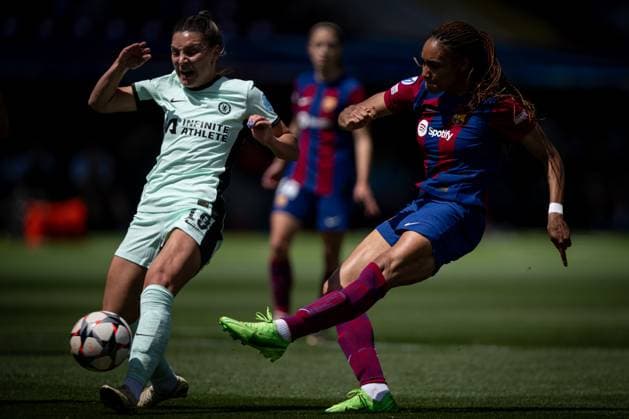 Salma Paralluelo FC Barcelona controls the ball during a Women s UEFA Champions League first leg semifinal match between FC Barcelona and Chelsea Women at Estadi Olimpic Lluis Companys, in Barcelona, ,Spain on April 20, 2024 Photo by Felipe Mondino Copyright: x@FELIPExMONDINOx