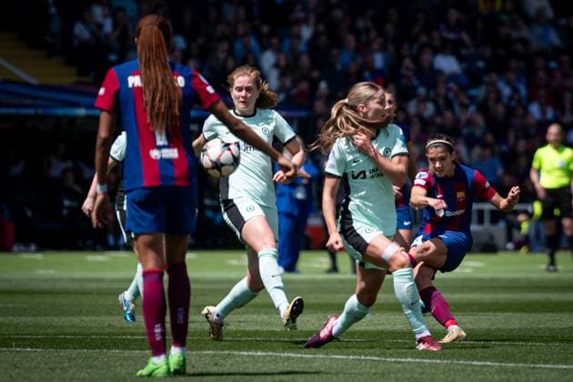 Aitana Bonmati FC Barcelona controls the ball during a Women s UEFA Champions League first leg semifinal match between FC Barcelona and Chelsea Women at Estadi Olimpic Lluis Companys, in Barcelona, ,Spain on April 20, 2024 Photo by Felipe Mondino Copyright: x@FELIPExMONDINOx