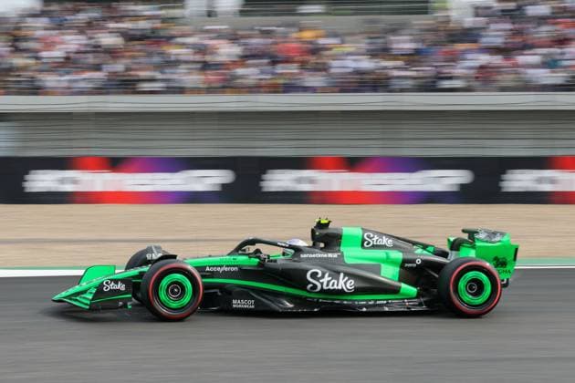 (240420) -- SHANGHAI, April 20, 2024 -- Kick Sauber s Chinese driver Zhou Guanyu competes during the qualifying session of Chinese Formula One Grand Prix at the Shanghai International Circuit in Shanghai, China, on April 20, 2024. ) (SP)CHINA-SHANGHAI-F1-GRAND PRIX-QUALIFYING (CN) WangxXiang 