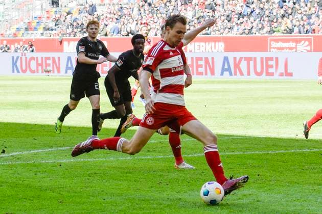 Vincent Vermeij 9, Fortuna Duesseldorf scores the goal to 1 0 20 04 2024 Soccer Fortuna Duesseldorf vs SpVgg Greuther Fuerth, Merkur Spiel Arena, Duesseldorf, DFB DFL REGULATIONS PROHIBIT ANY USE OF PHOTOGRAPHS AS IMAGE SEQUENCES AND OR QUASI VIDEO NRW Germany Copyright: xpepphotox xSaschaxWeizx pep00321, pep_20240420_hm