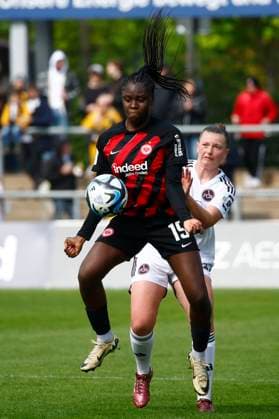 20 04 2024, xavx, Fussball 1 Bundesliga Damen, Eintracht Frankfurt Frauen 1 FC Nürnberg emspor, v l Nicole Anyomi Eintracht Frankfurt , Jessica May 1 FC Nürnberg DFL DFB REGULATIONS PROHIBIT ANY USE OF PHOTOGRAPHS as IMAGE SEQUENCES and or QUASI VIDEO Frankfurt am Main