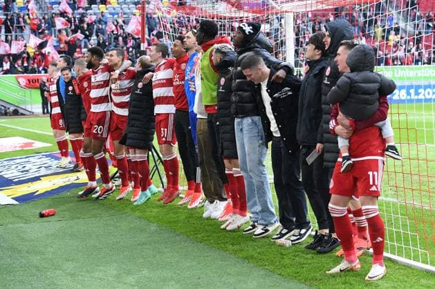 Soccer 2 Bundesliga 30 Matchday Fortuna Düsseldorf SpVgg Greuther Fürth on 20 04 2024 at Merkur Spiel Arena in Düsseldorf Düsseldorf Düsseldorf players celebrate home win with their fans DFL regulations prohibit any use of photographs as image sequences and or quasi video xRx