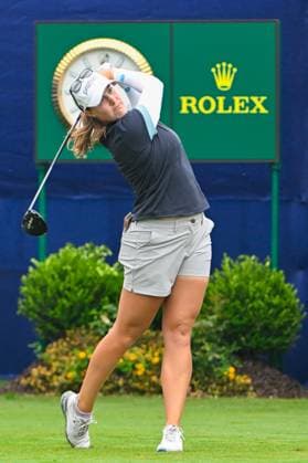 THE WOODLANDS, TX - APRIL 20: Jennifer Kupcho (USA) watches her tee shot on 1 during third round of the Chevron Championship at The Club at Carlton Woods on April 20, 2024 in The Woodlands, Texas. (Photo by Ken Murray Icon Sportswire) GOLF: APR 20 LPGA, Golf Damen The Chevron Championship EDITORIAL USE ONLY Icon240420015