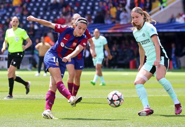FC Barcelona, Barca v Chelsea FC Women: Semi-final First Leg - UEFA Women s Champions League Aitana Bonmati and Melanie Leupolz are competing during the match between FC Barcelona and Chelsea FC, which corresponds to the first leg of the Semi-Final of the Women s UEFA Champions League, played at the Olympic Stadium Lluis Companys in Barcelona, Spain, on April 20, 2024. Barcelona Spain  Copyright: xUrbanandsportx originalFilename:urbanandsport-fcbarcel240420_npbQ2.jpg