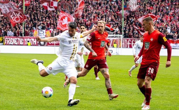 20 04 2024, Soccer 2 Bundesliga, Season 2023 24, Matchday 30 1 FC Kaiserslautern vs SV Wehen Wiesbaden 1 1 Copyright: xx