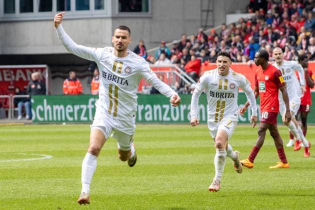 20 04 2024, Football 2 Bundesliga, Season 2023 24, Matchday 30 1 FC Kaiserslautern v SV Wehen Wiesbaden 1 1 Great jubilation after Ivan Prtajins equalizer 18, SV Wehen Wiesbaden Copyright: xx