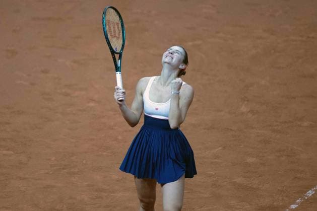 Marta Kostyuk UKR is jubilant and happy after beating Marketa Vondrousova CZE and reaching the final of the Porsche Tennis Grand Prix xettx, Germany, Stuttgart, 20 04 2024, Tennis, Porsche Tennis Grand Prix, Day 8, 2024, Semifinal, M Kostyuk M Vondrousova, Porsche Arena Photo A2 Bildagentur Peter Hartenfelser