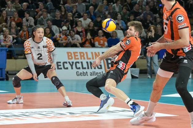 Berlin, Germany 20 April 2024 1 VBL 2023 2024 Final Sp 3 Berlin Recycling Volleys vs VfB Friedrichshafen In the picture ball reception Ruben Schott BR Volleys Copyright: xFotostandx xReuhlx