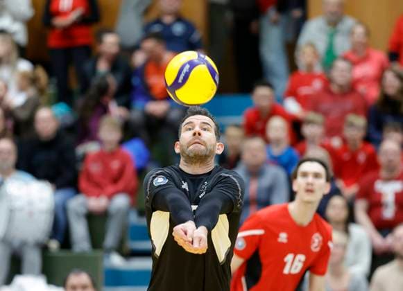 Germany Kriftel 20 04 2024 Volleyball Hesse 2 Bundesliga South Men Season 2023 2024 TuS Kriftel red L E Volleys Leipzig ws v l Felix Blume Kriftel Nr 6 Sport TuS Kriftel L E Volleys Leipzig