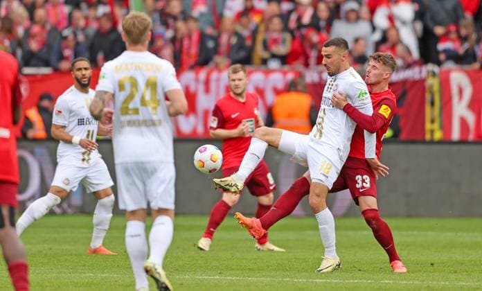 Soccer 2 BL 1 FC Kaiserslautern SV Wehen Wiesbaden 20 04 24, Ivan Prtajin SVWW , Jan Elvedi FCK ,